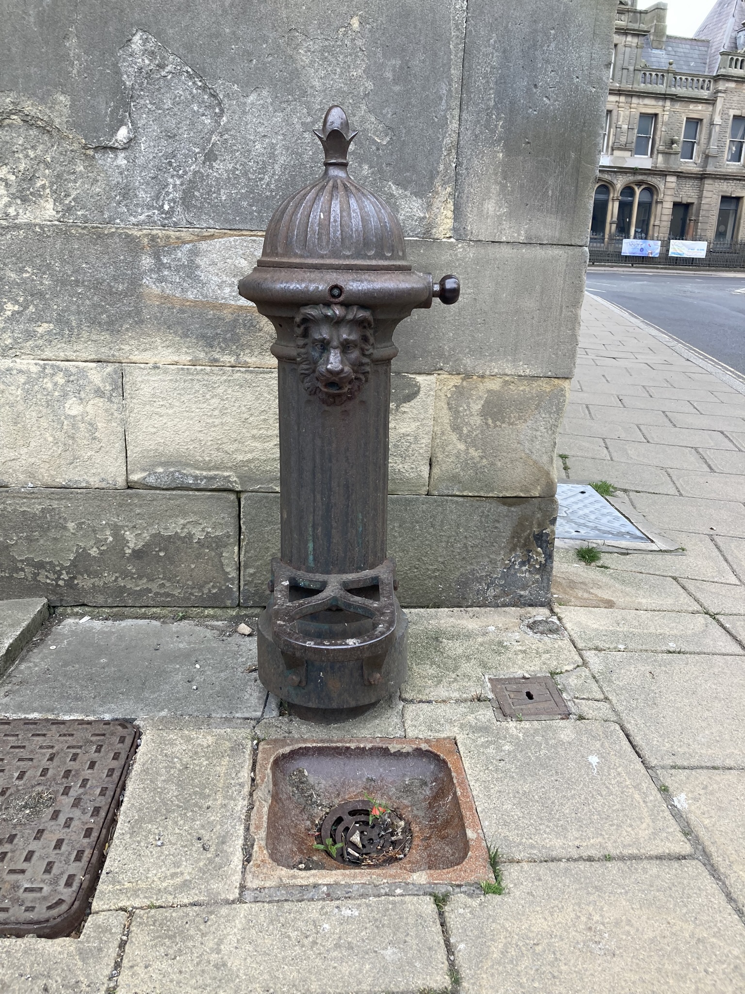 The Leyburn lions head fountain